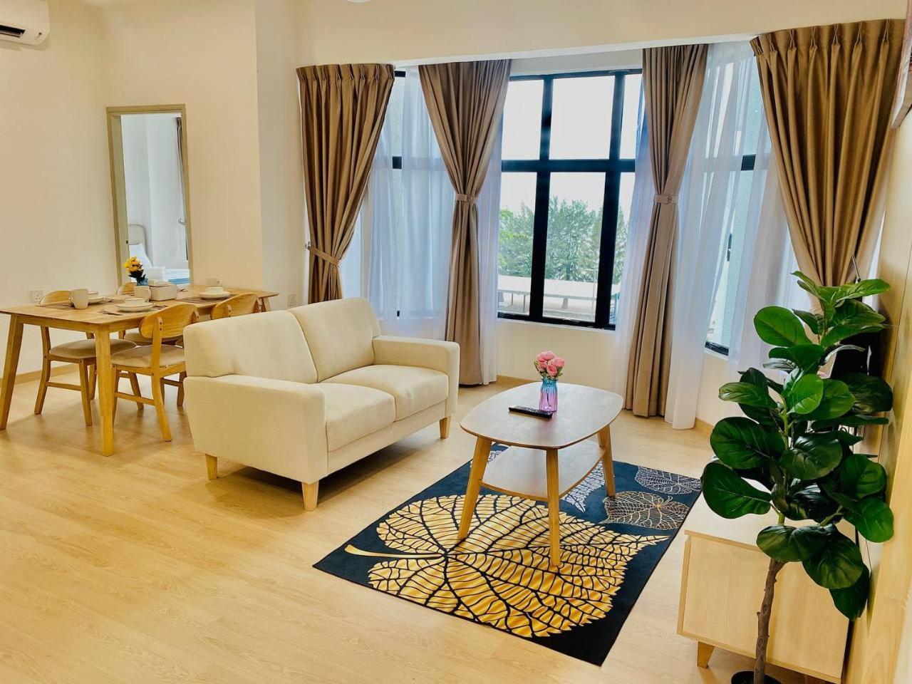 Mutiara Melaka Beach Resort By Glex Tangga Batu Luaran gambar